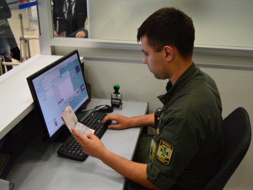 У столичному аеропорту затримано кримінального злочинця